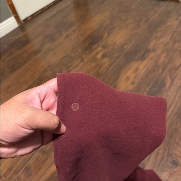 Lululemon women’s burgundy scuba joggers size 4 - Picture 3 of 5